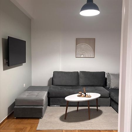 Cozy Apartment In The Heart Of アテネ エクステリア 写真