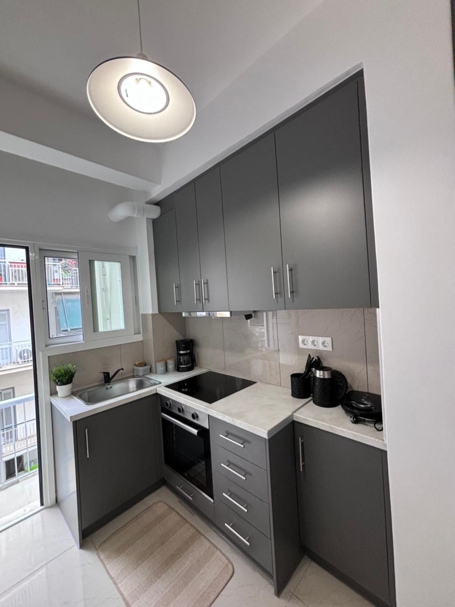 Cozy Apartment In The Heart Of アテネ エクステリア 写真