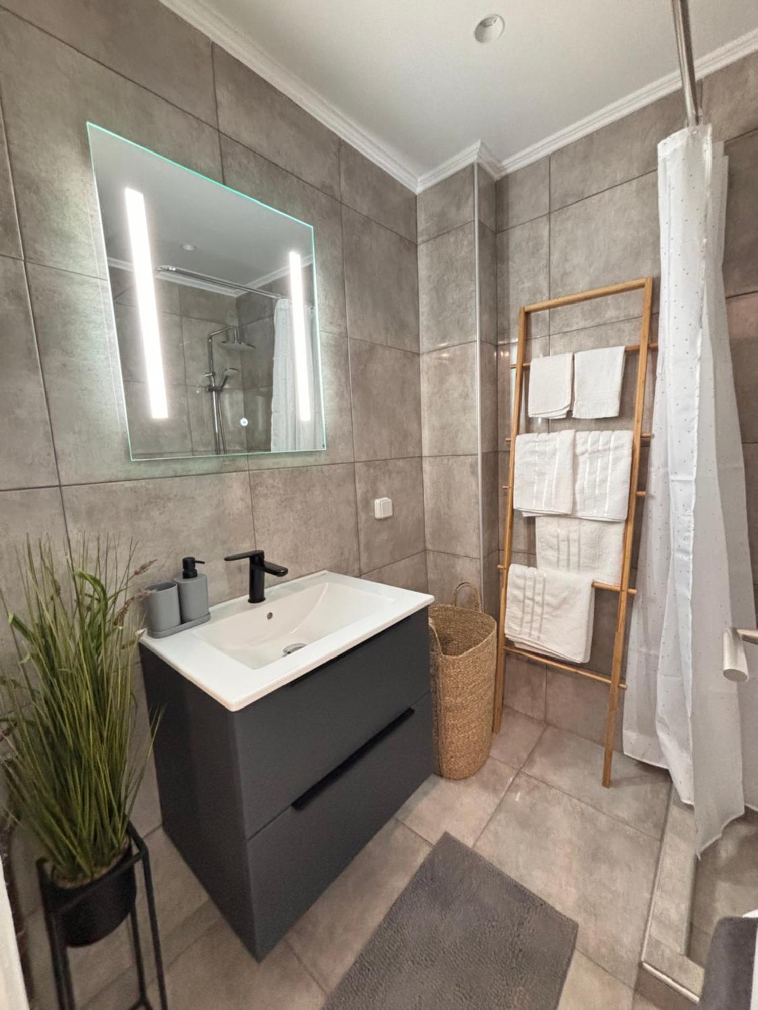 Cozy Apartment In The Heart Of アテネ エクステリア 写真